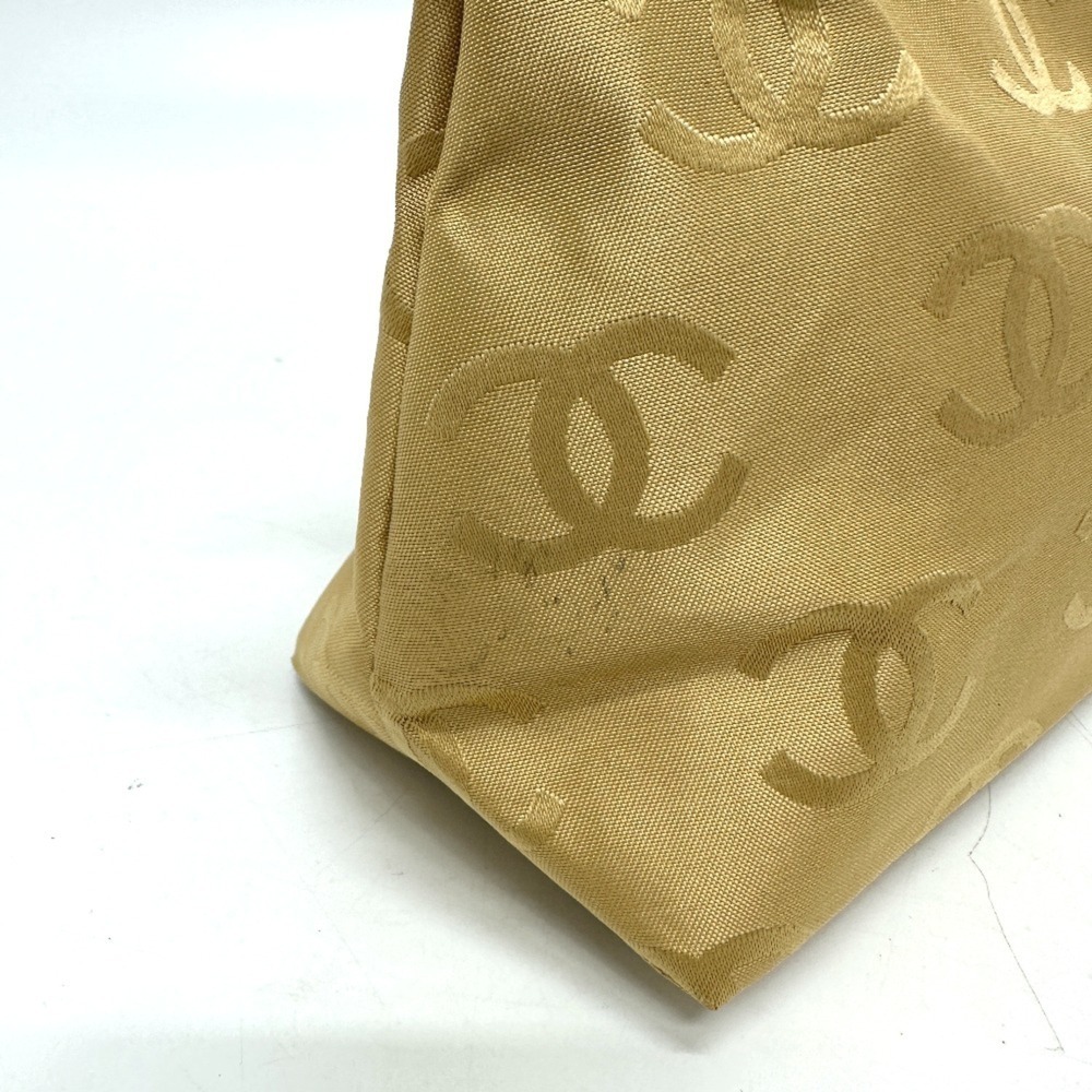 CHANEL Cream Tote Bag - Picture 13 of 15